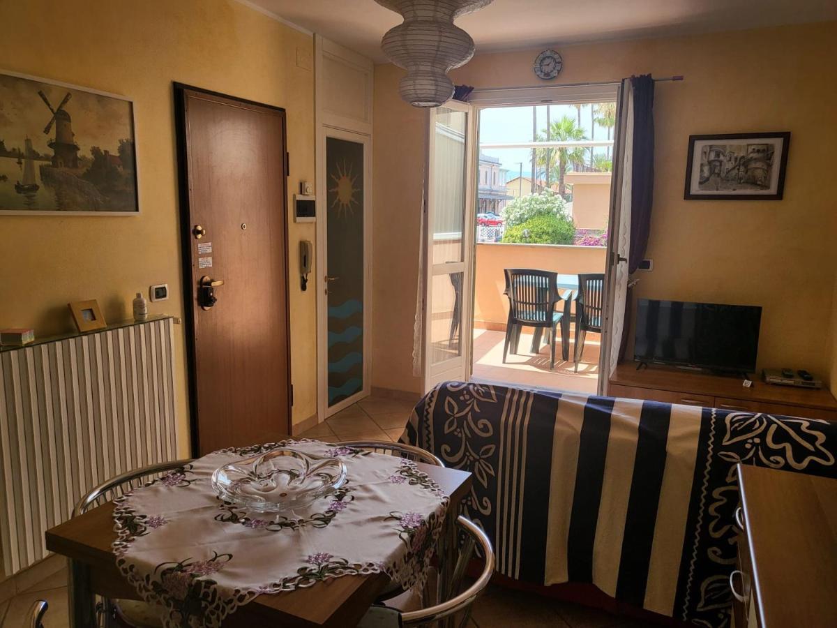 The Shell Apartment Bordighera Exterior photo