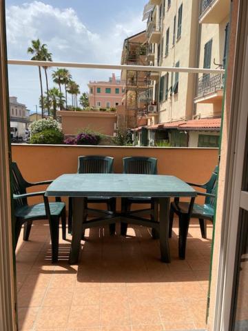 The Shell Apartment Bordighera Exterior photo