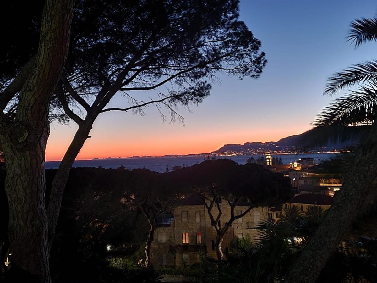 The Shell Apartment Bordighera Exterior photo